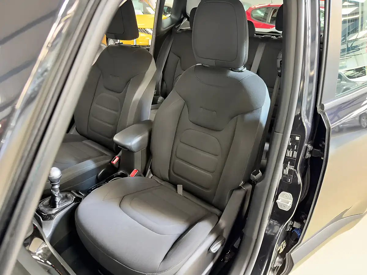 Used 2016 Jeep Renegade Dawn of Justice Black - Interior and Exterior details 18