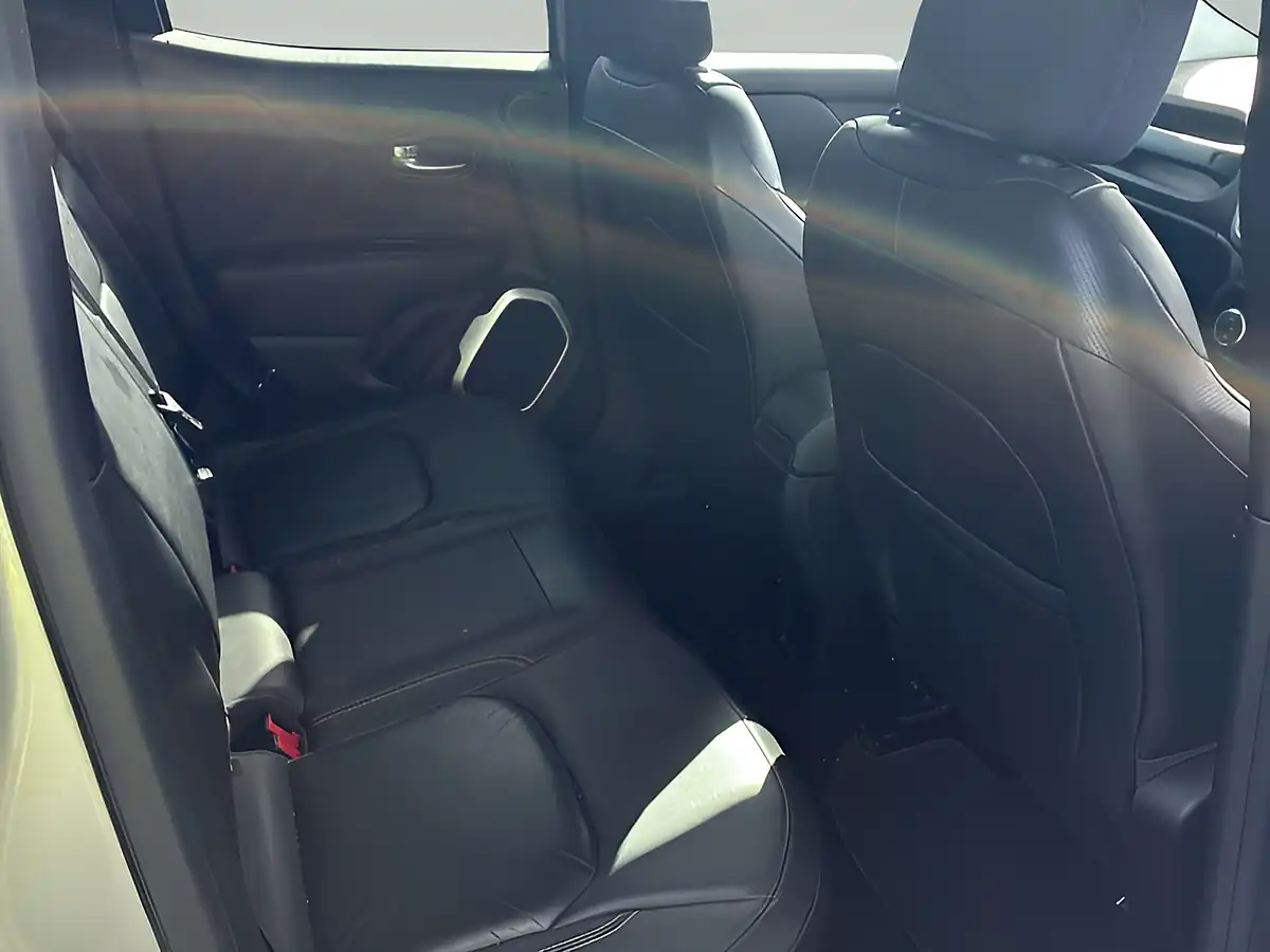 Used 2016 Jeep Renegade Limited Edition Glacier - Interior and Exterior details 9