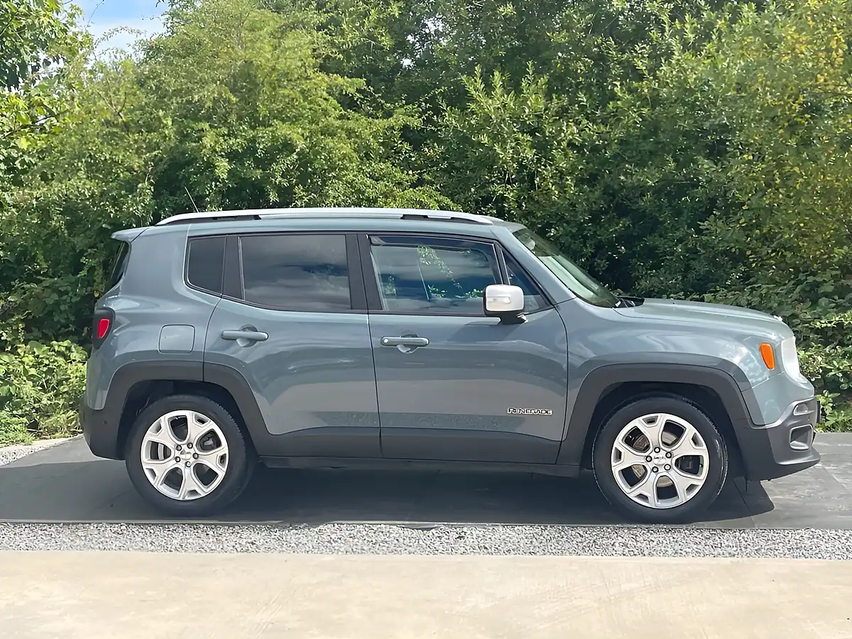 Used 2016 Jeep Renegade Limited Grey - Interior and Exterior details 3