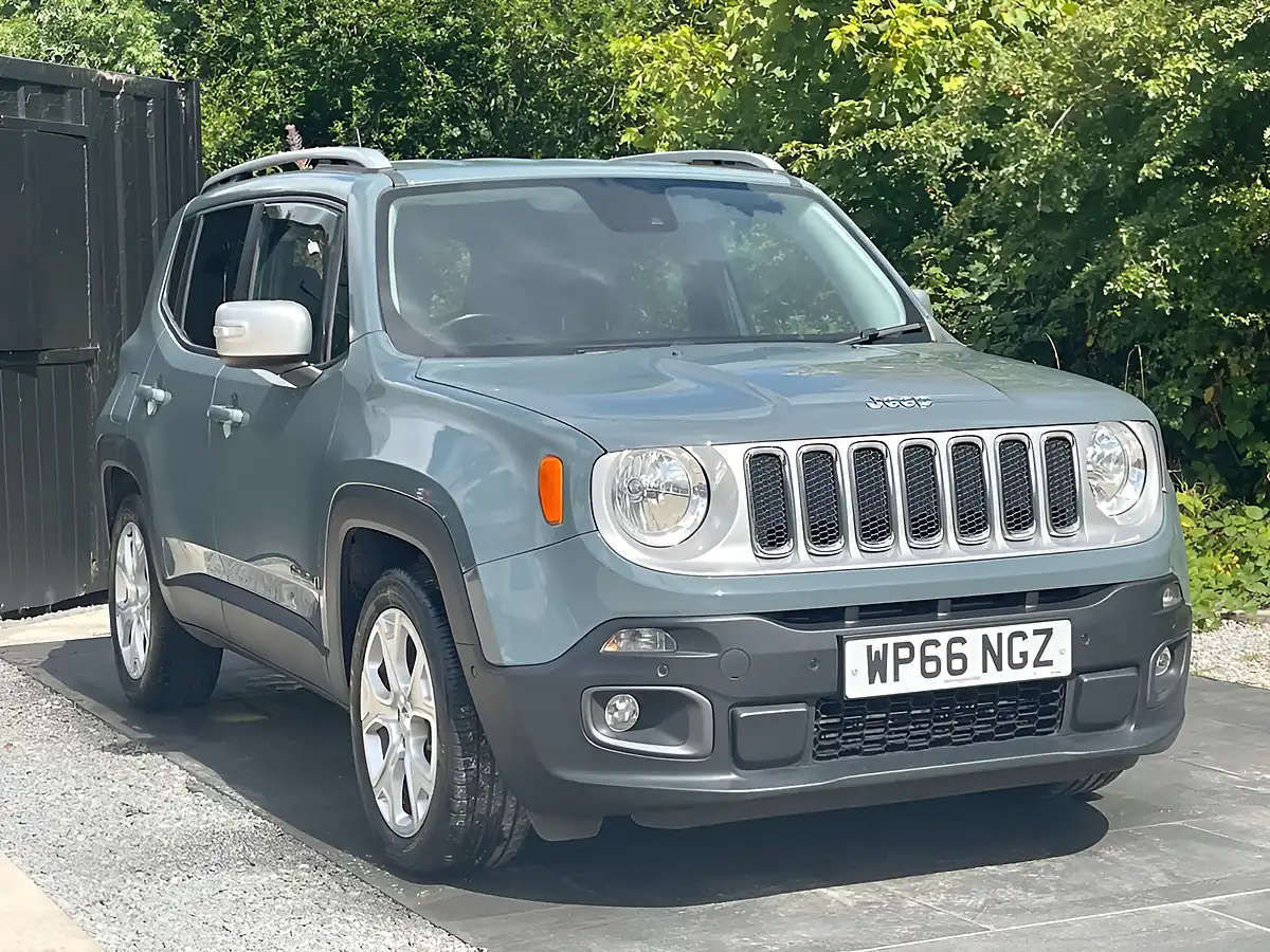 Used 2016 Jeep Renegade Limited Grey - Interior and Exterior details 6