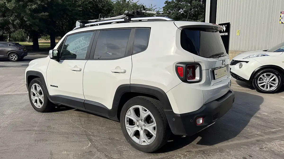 Used 2016 Jeep Renegade Limited White - Interior and Exterior details 3