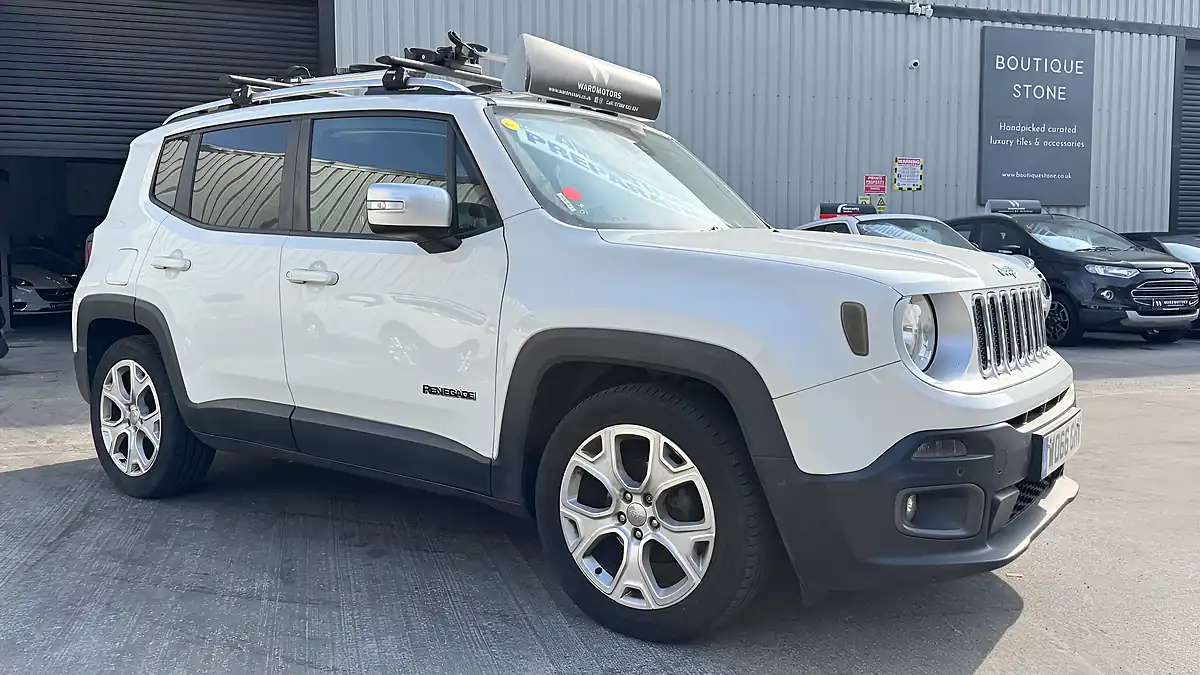 Used 2016 Jeep Renegade Limited White - Interior and Exterior details 6