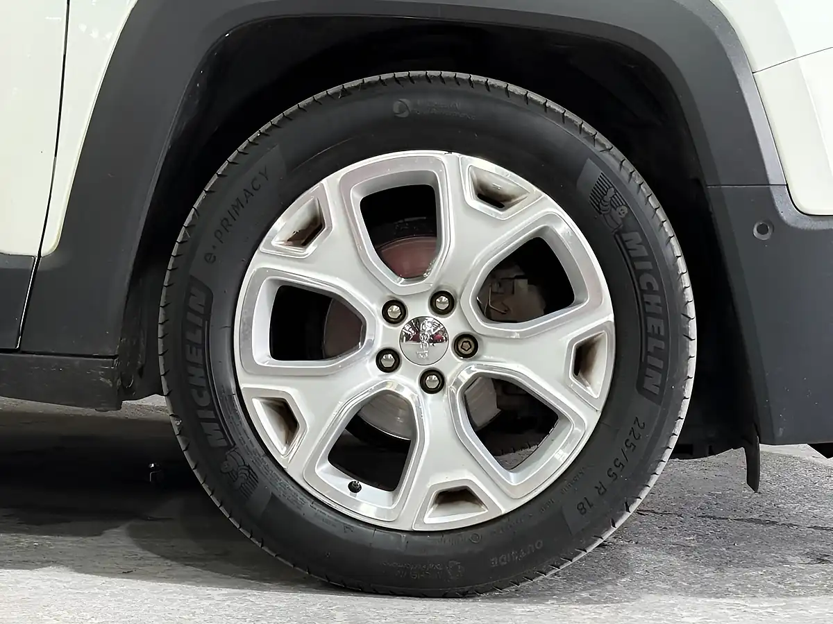 Used 2016 Jeep Renegade Limited White - Interior and Exterior details 13