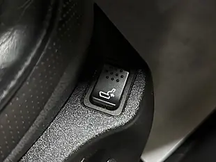 Used 2016 Jeep Renegade Limited White - Interior and Exterior details 16