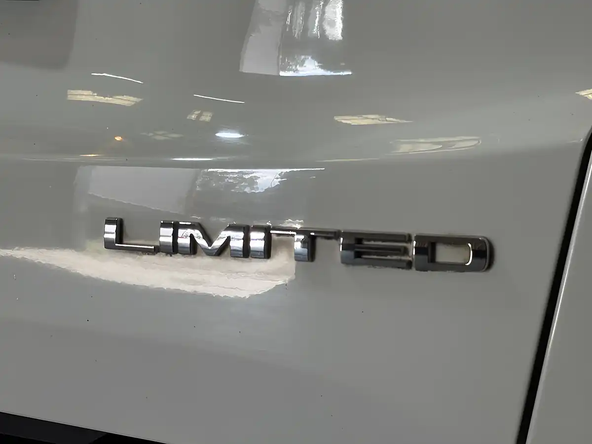 Used 2016 Jeep Renegade Limited White - Interior and Exterior details 18