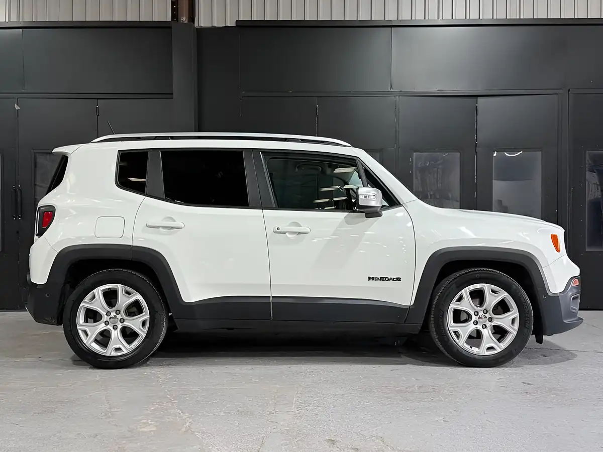 Used 2016 Jeep Renegade Limited White - Interior and Exterior details 4