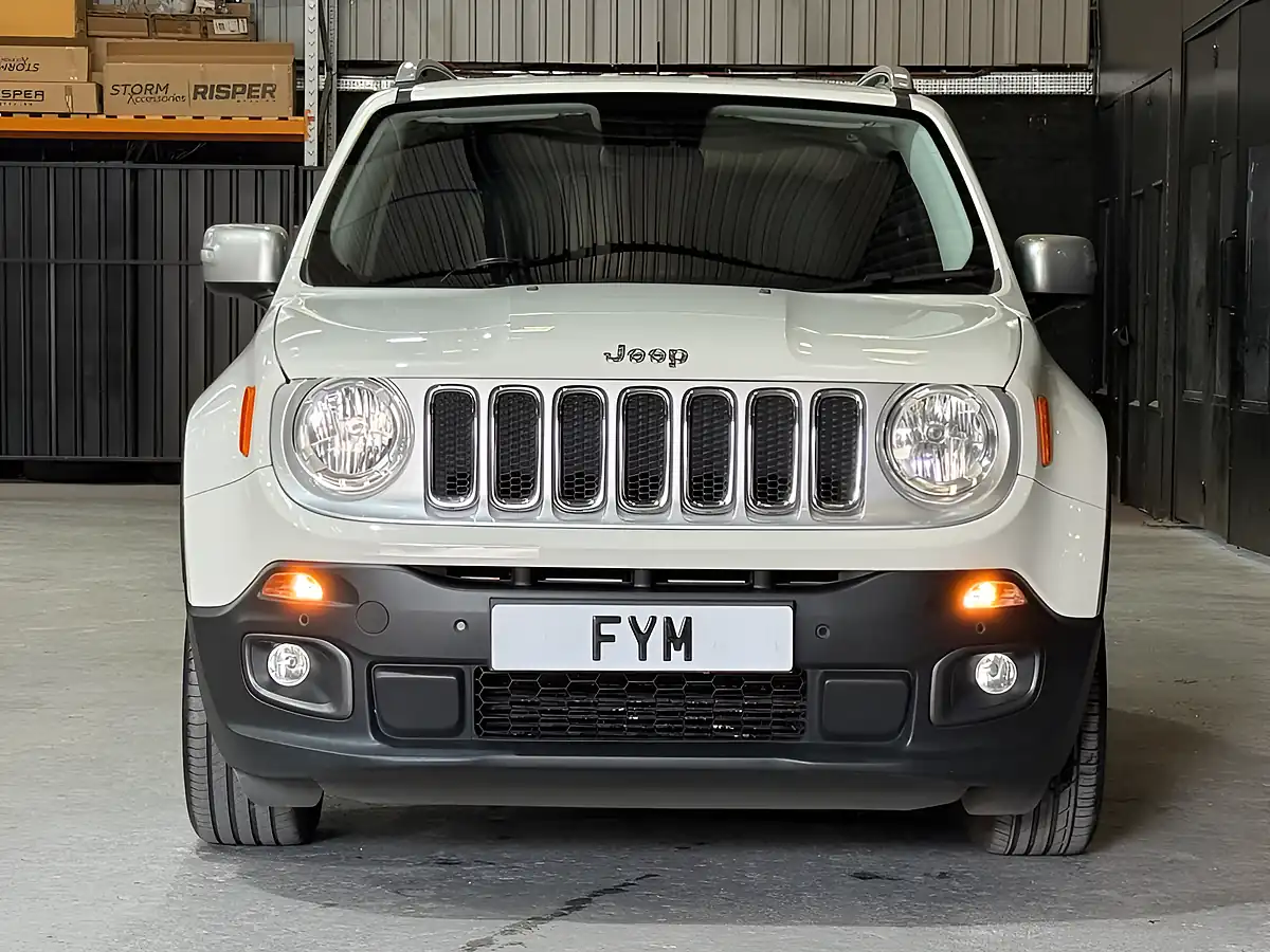 Used 2016 Jeep Renegade Limited White - Interior and Exterior details 7