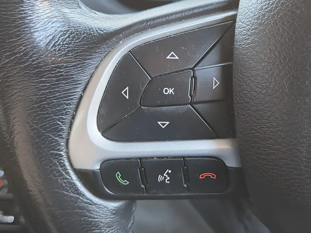 Used 2016 Jeep Renegade Longitude Black - Interior and Exterior details 14