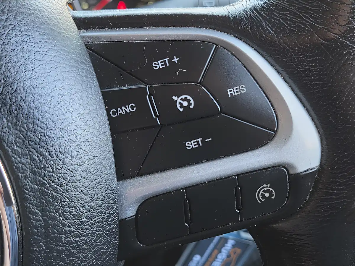 Used 2016 Jeep Renegade Longitude Black - Interior and Exterior details 15