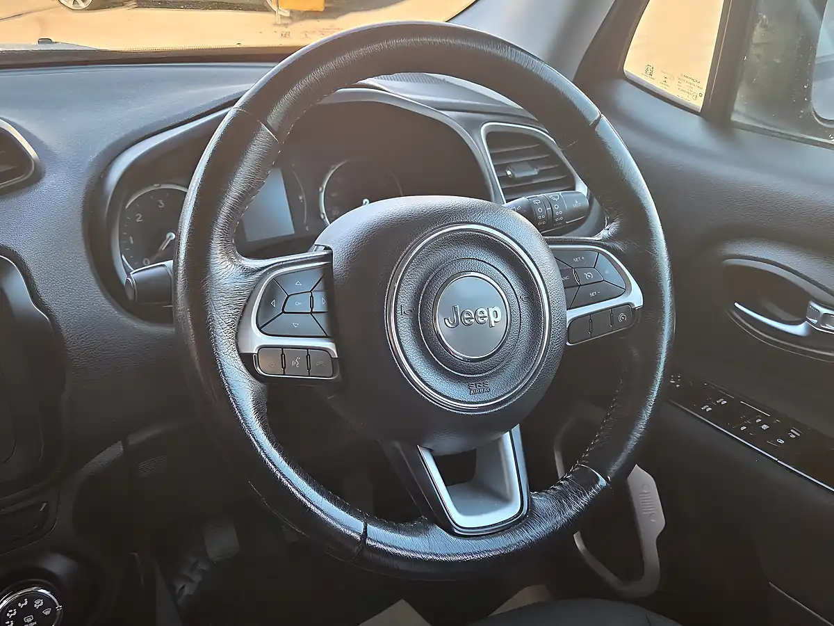 Used 2016 Jeep Renegade Longitude Black - Interior and Exterior details 8