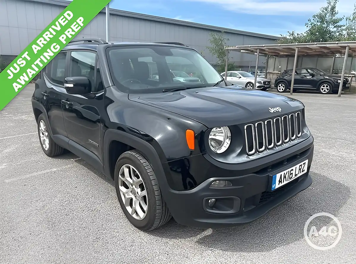 Used 2016 Jeep Renegade Longitude Black - Front View