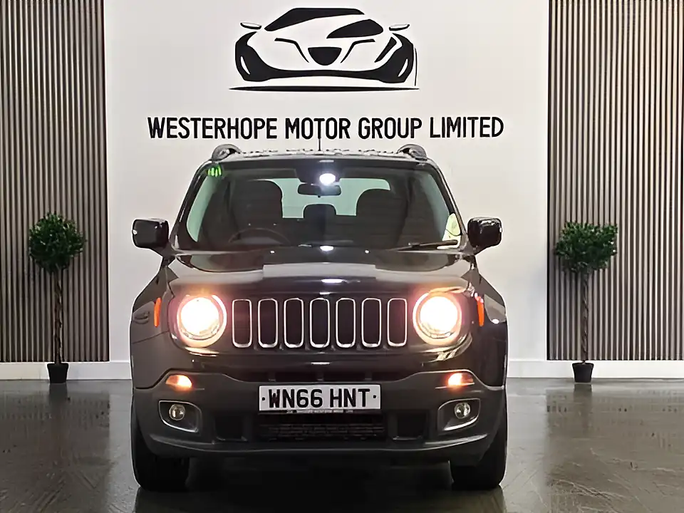 Used 2016 Jeep Renegade Longitude Black - Interior and Exterior details 10