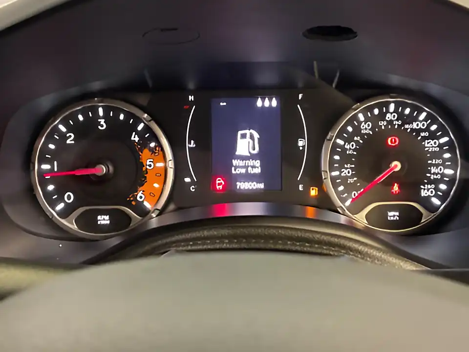 Used 2016 Jeep Renegade Longitude Black - Interior and Exterior details 16