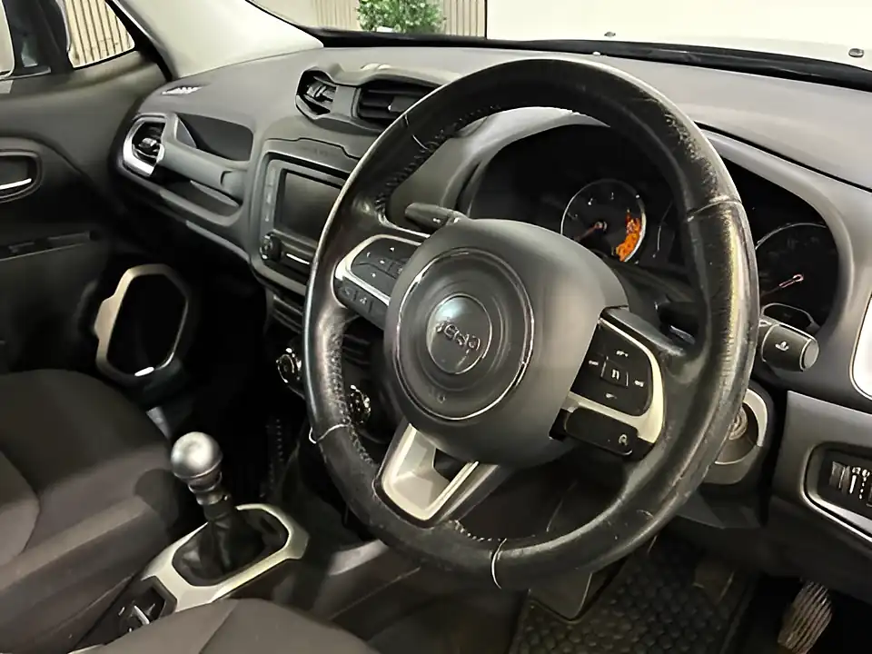 Used 2016 Jeep Renegade Longitude Black - Interior and Exterior details 3