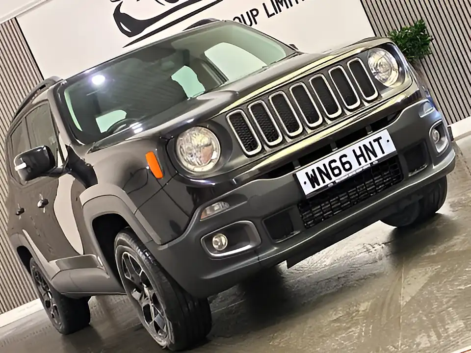 Used 2016 Jeep Renegade Longitude Black - Interior and Exterior details 7