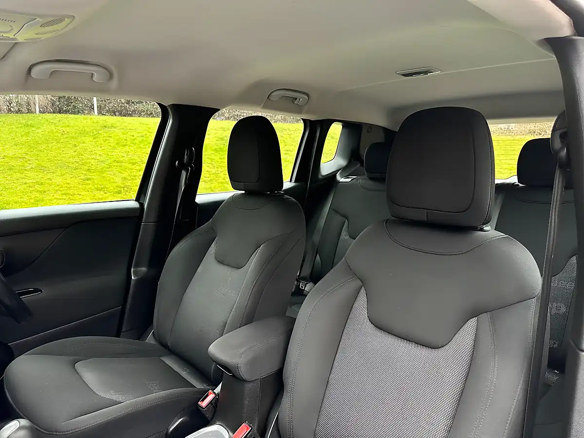 Used 2016 Jeep Renegade Longitude Black - Interior and Exterior details 14