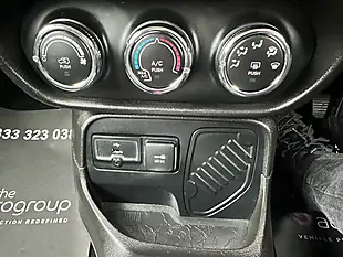 Used 2016 Jeep Renegade Longitude Black - Interior and Exterior details 17