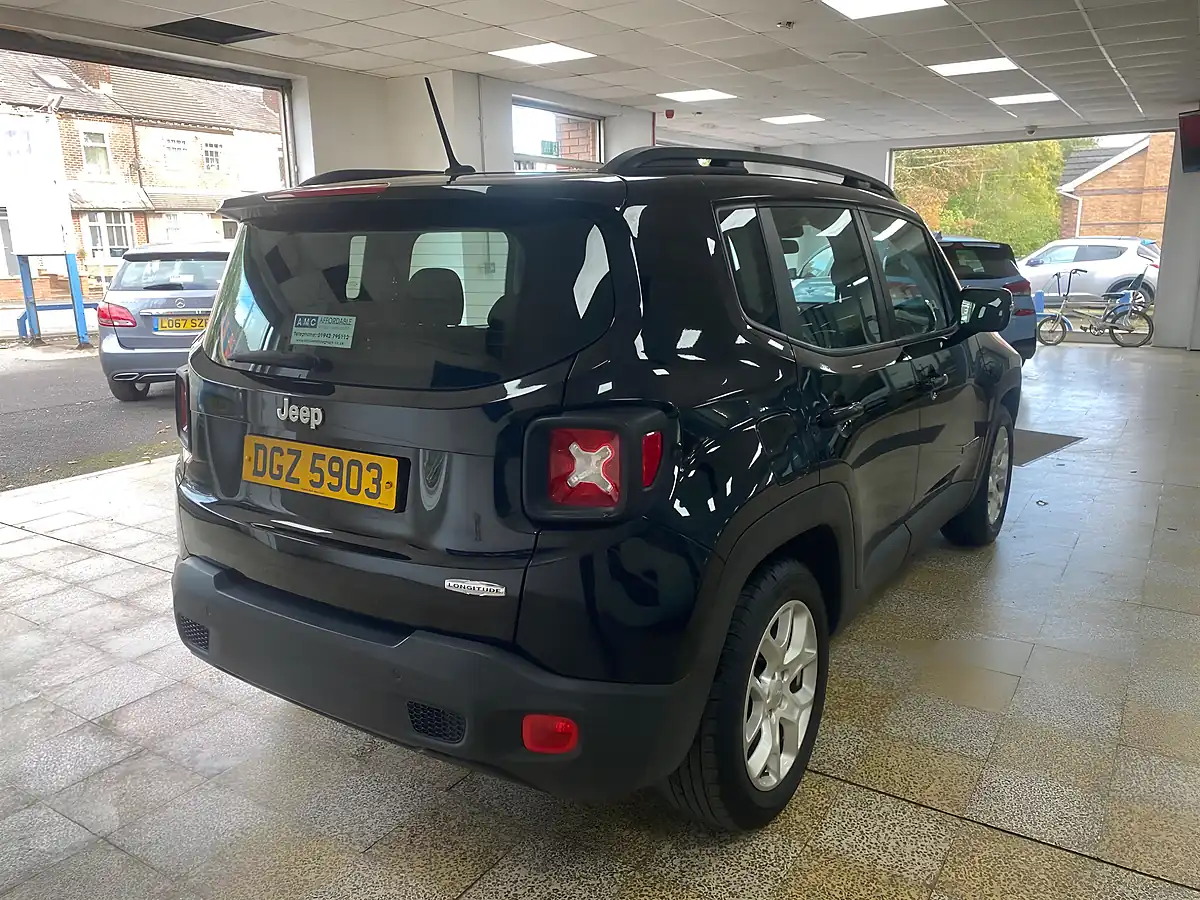 Used 2016 Jeep Renegade Longitude Black - Interior and Exterior details 9