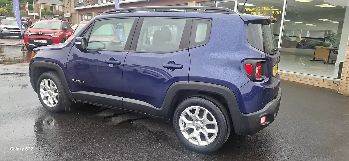 Used 2016 Jeep Renegade Longitude Blue - Interior and Exterior details 10