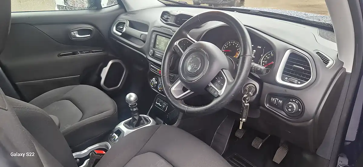 Used 2016 Jeep Renegade Longitude Blue - Interior and Exterior details 11