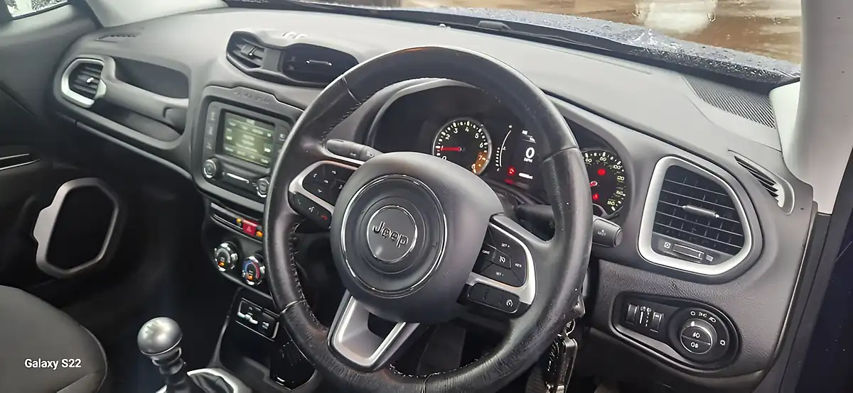 Used 2016 Jeep Renegade Longitude Blue - Interior and Exterior details 12