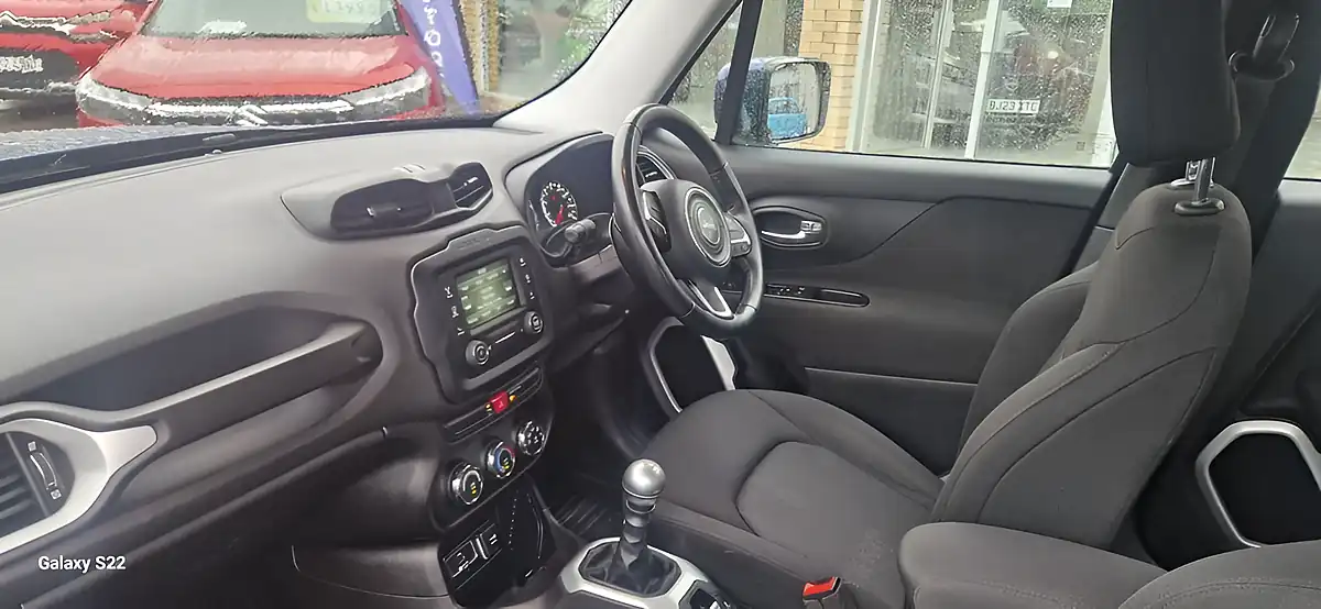 Used 2016 Jeep Renegade Longitude Blue - Interior and Exterior details 13