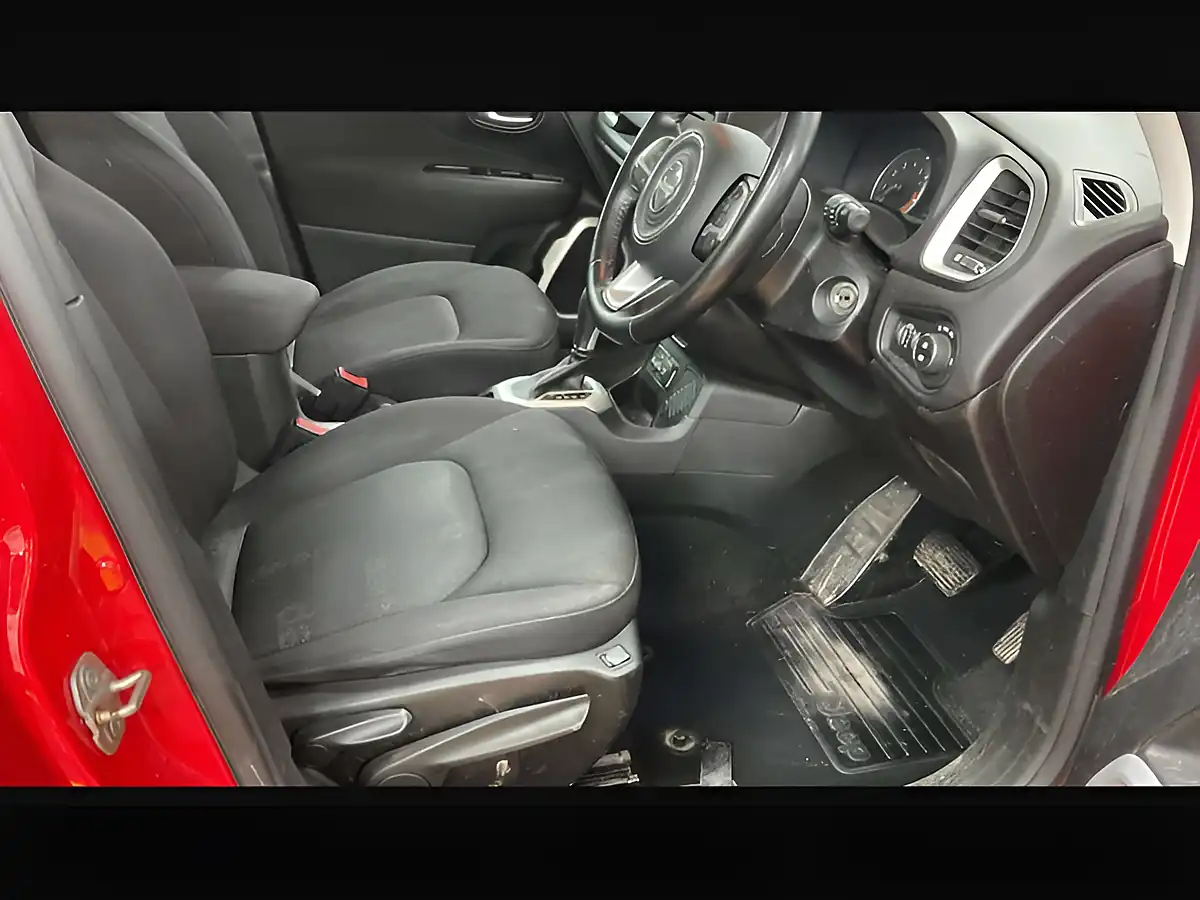 Used 2016 Jeep Renegade Longitude Colorado Red - Interior and Exterior details 10