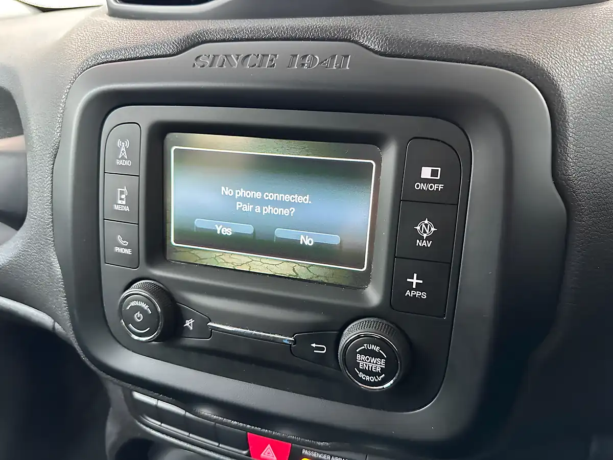 Used 2016 Jeep Renegade Longitude Grey - Interior and Exterior details 11