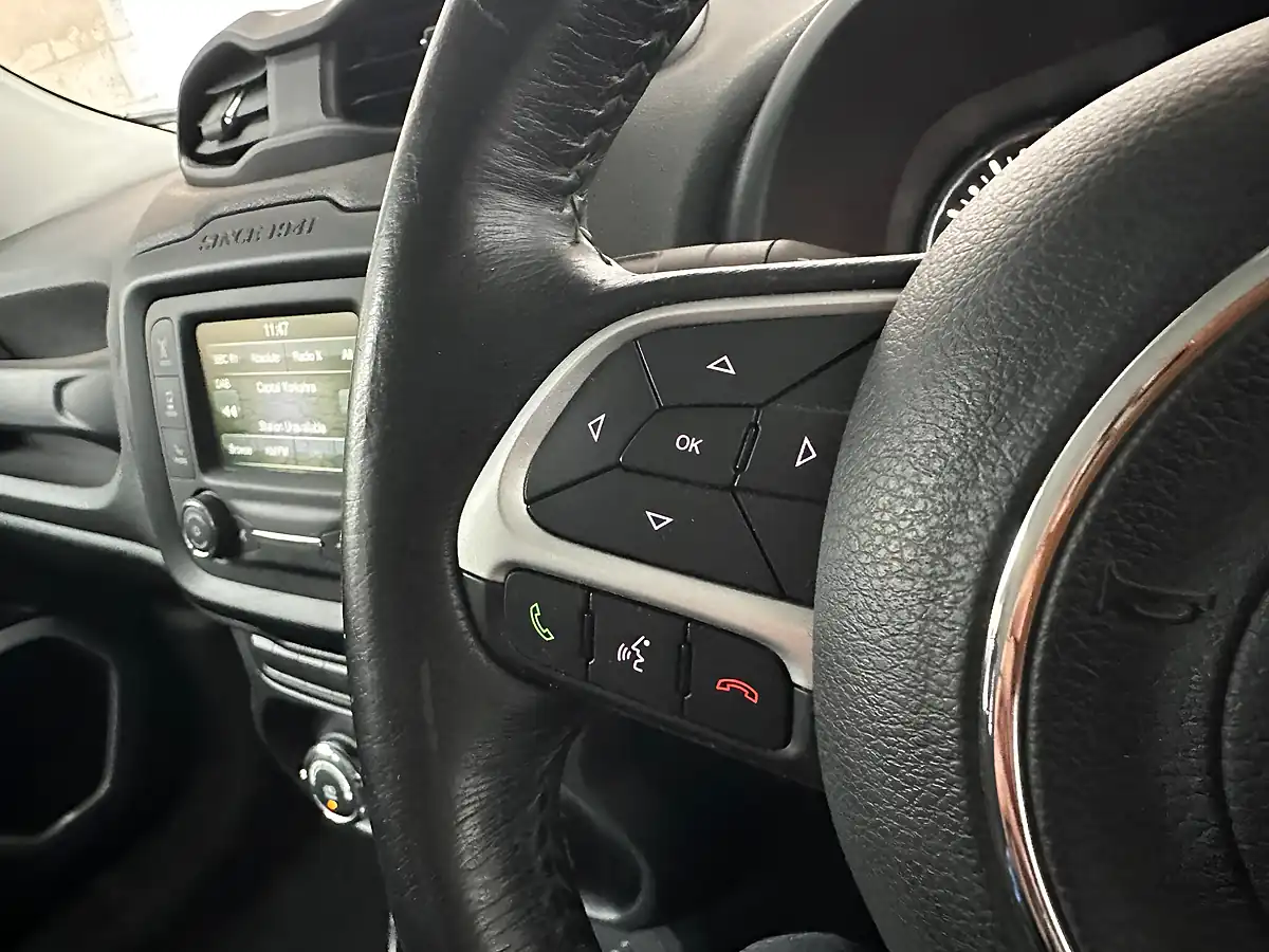 Used 2016 Jeep Renegade Longitude Grey - Interior and Exterior details 13