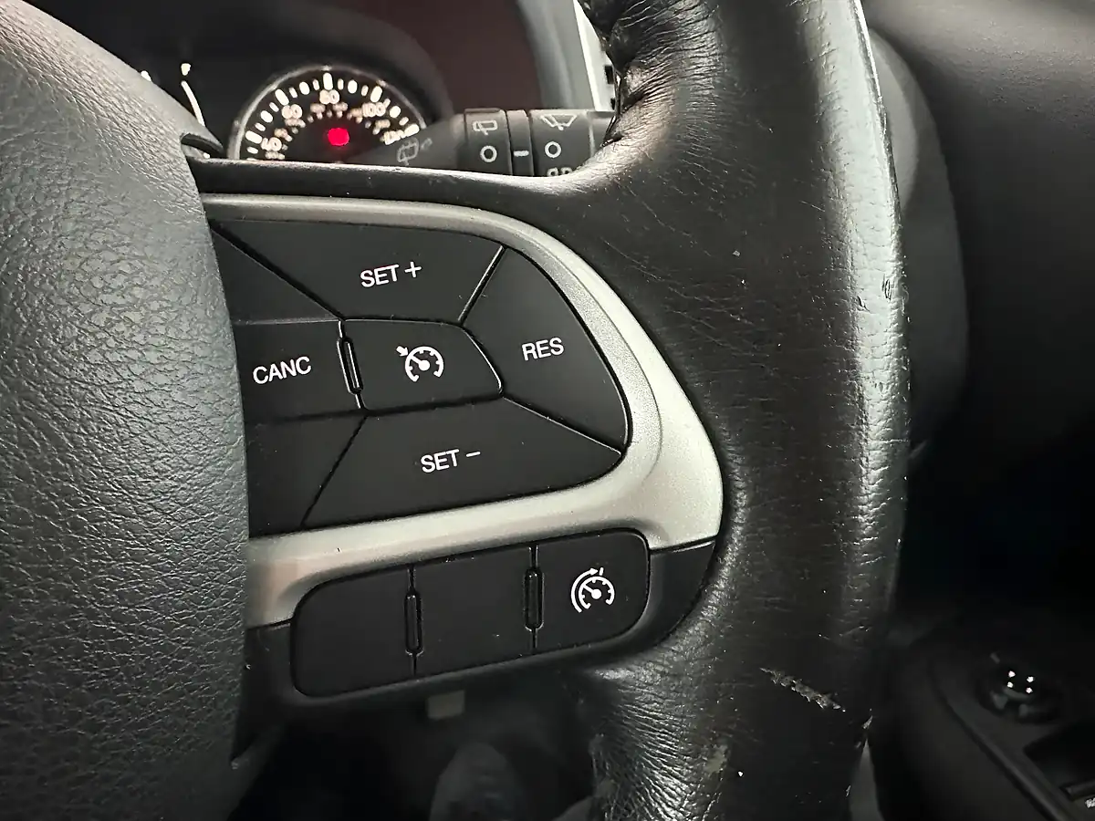 Used 2016 Jeep Renegade Longitude Grey - Interior and Exterior details 14