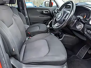 Used 2016 Jeep Renegade Longitude Orange - Interior and Exterior details 17