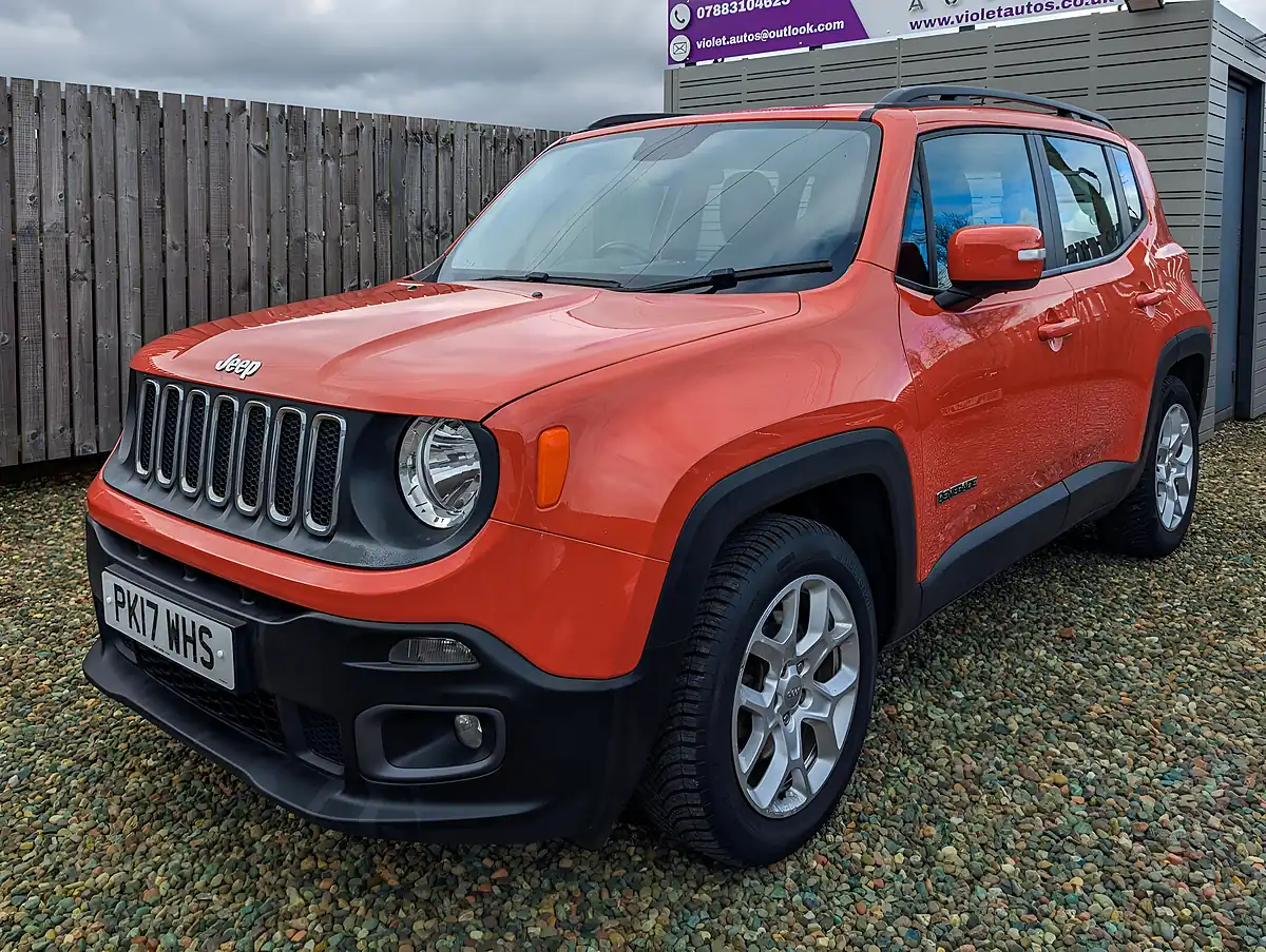 Used 2016 Jeep Renegade Longitude Orange - Interior and Exterior details 3