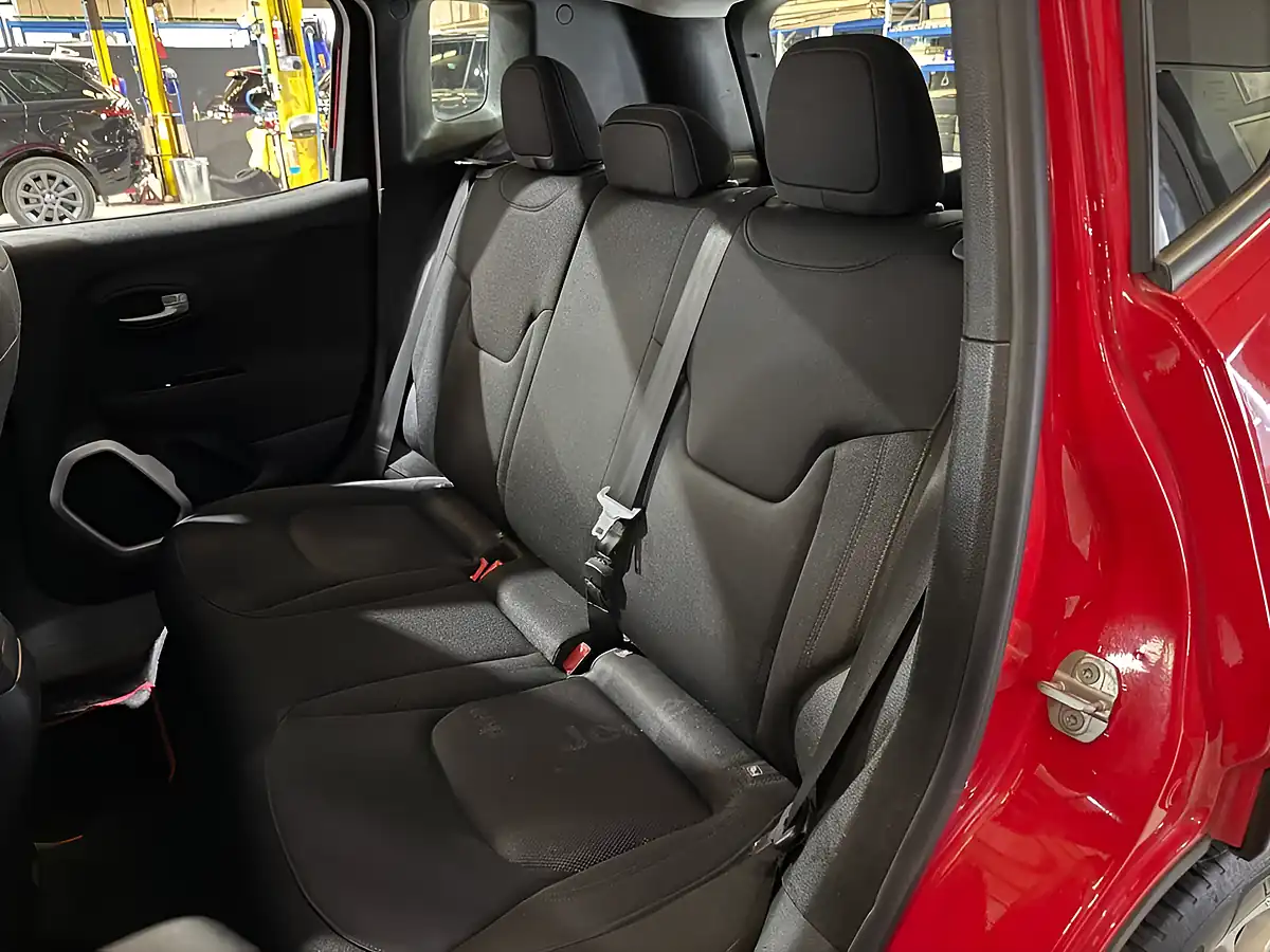 Used 2016 Jeep Renegade Longitude Red - Interior and Exterior details 16