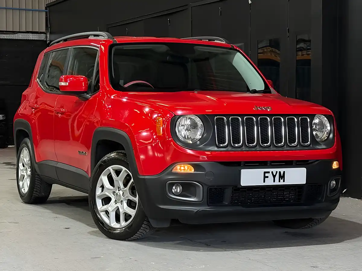 Used 2016 Jeep Renegade Longitude Red - Interior and Exterior details 3