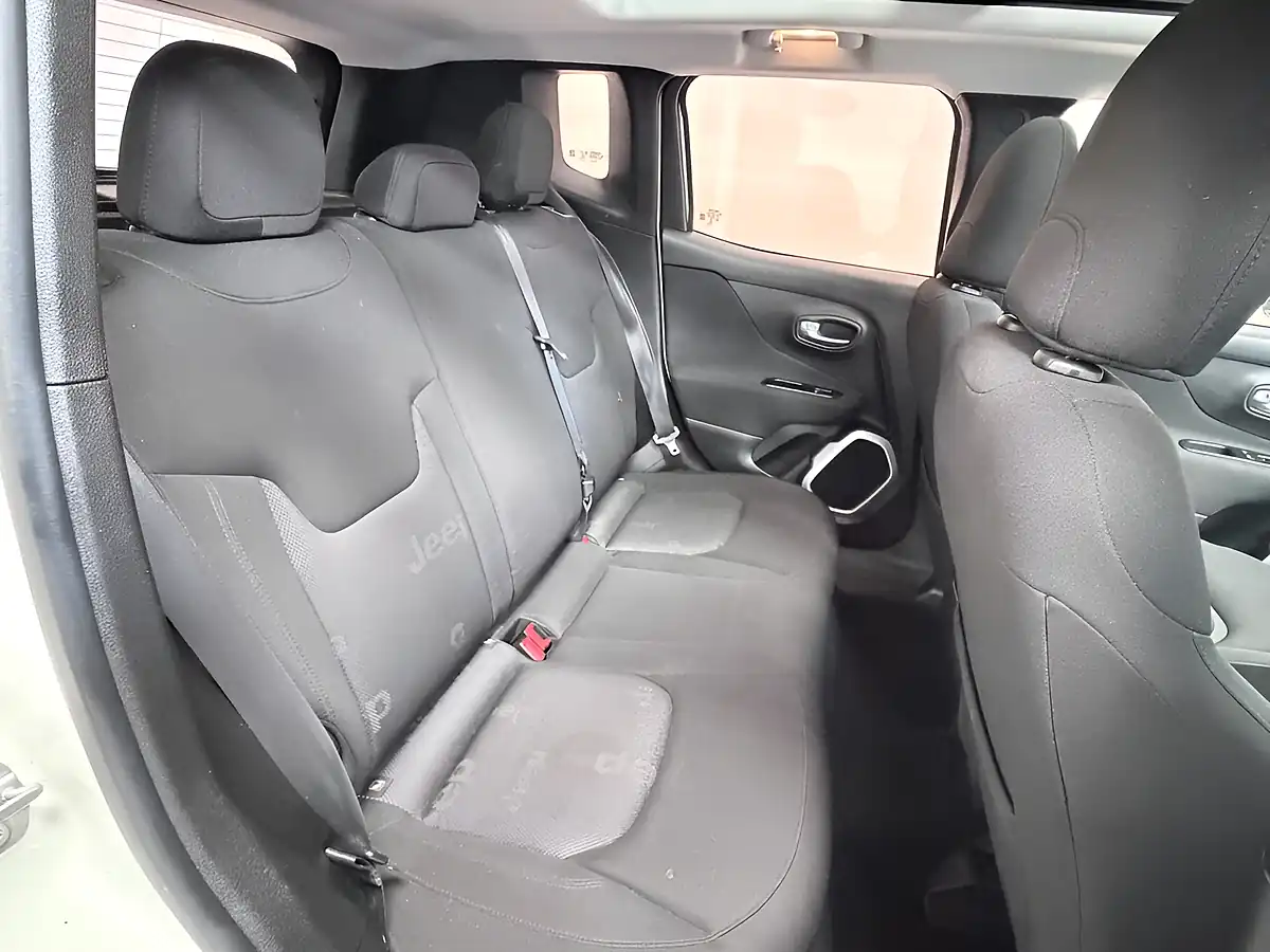 Used 2016 Jeep Renegade Longitude White - Interior and Exterior details 16