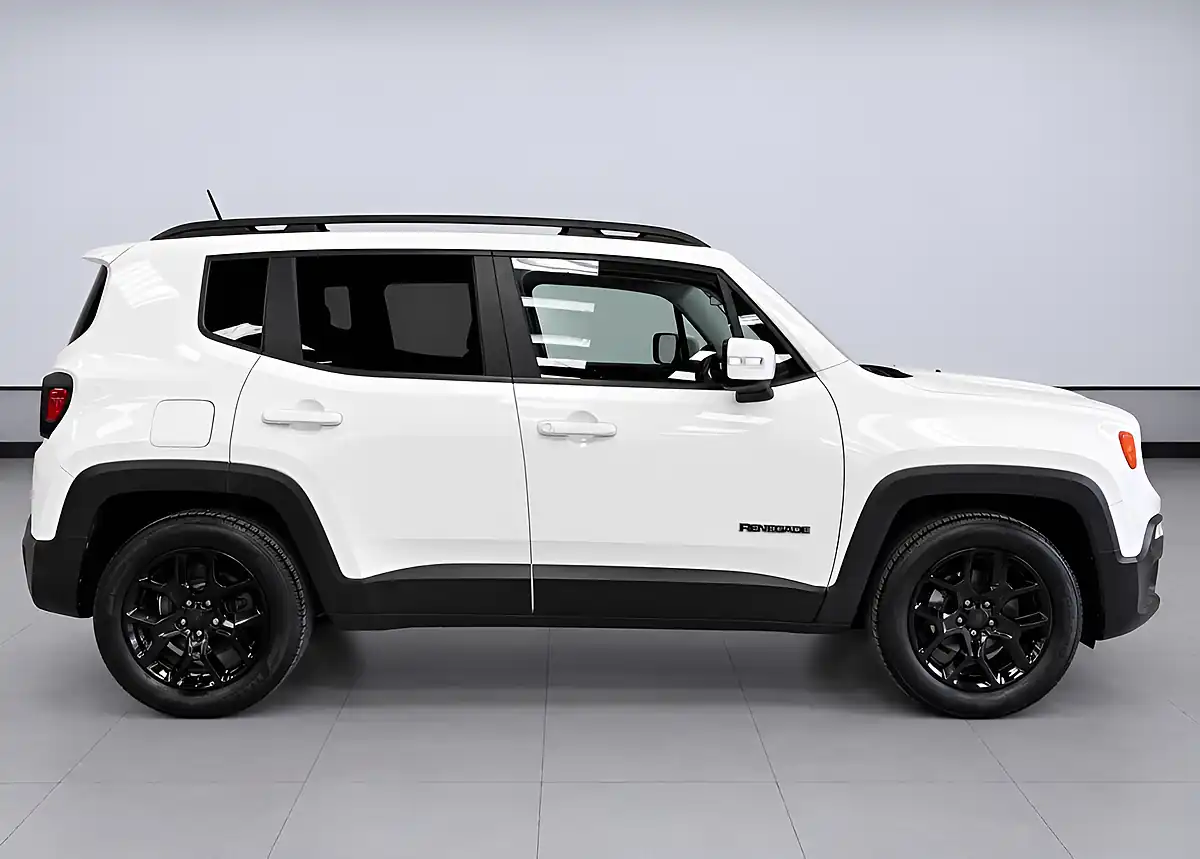 Used 2016 Jeep Renegade Longitude White - Interior and Exterior details 3