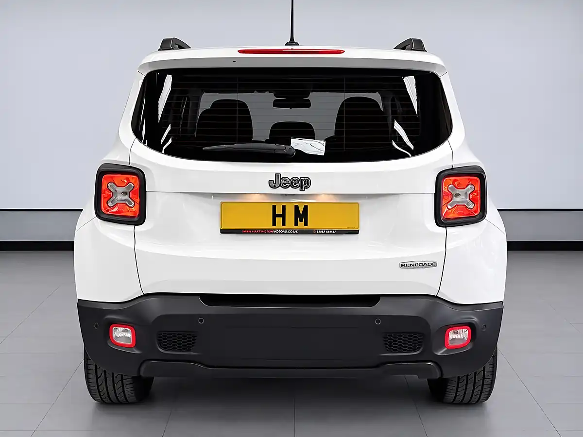 Used 2016 Jeep Renegade Longitude White - Interior and Exterior details 5