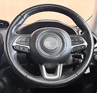 Used 2016 Jeep Renegade Longitude White - Interior and Exterior details 7