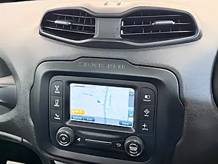 Used 2016 Jeep Renegade Longitude White - Interior and Exterior details 9