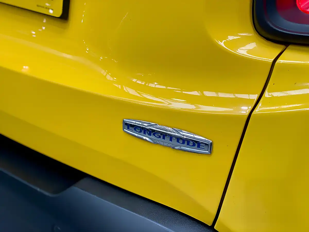 Used 2016 Jeep Renegade Longitude Yellow - Interior and Exterior details 12