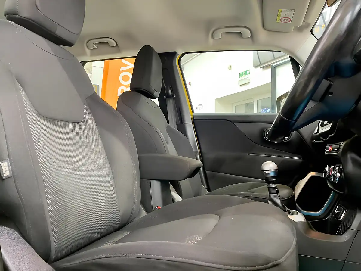 Used 2016 Jeep Renegade Longitude Yellow - Interior and Exterior details 7