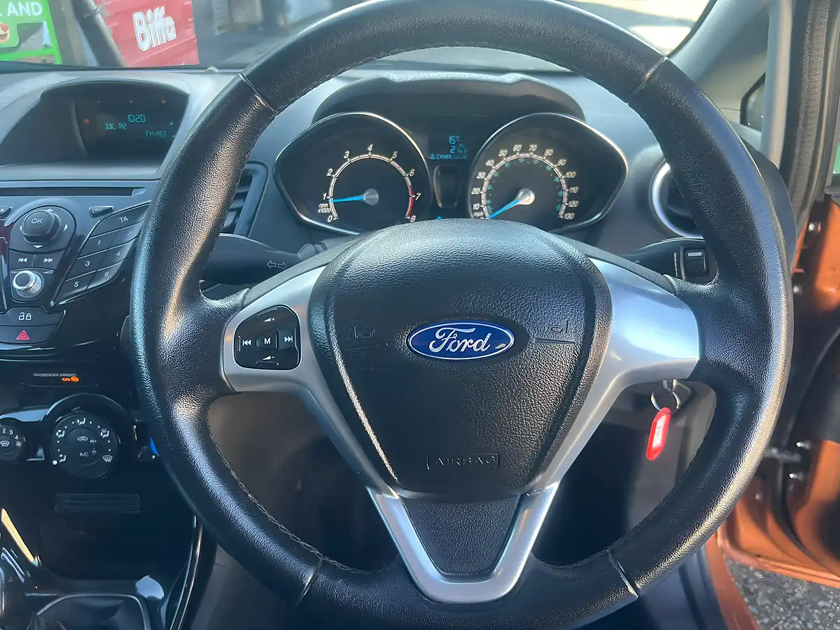 Used 2016 Jeep Renegade Sport Black - Interior and Exterior details 12