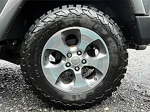 Used 2016 Jeep Wrangler Overland Grey - Interior and Exterior details 8