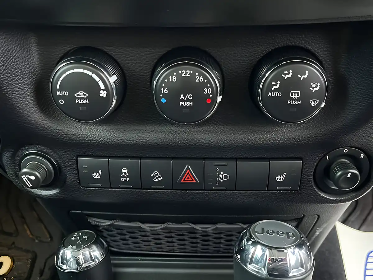 Used 2016 Jeep Wrangler Overland Grey - Interior and Exterior details 9