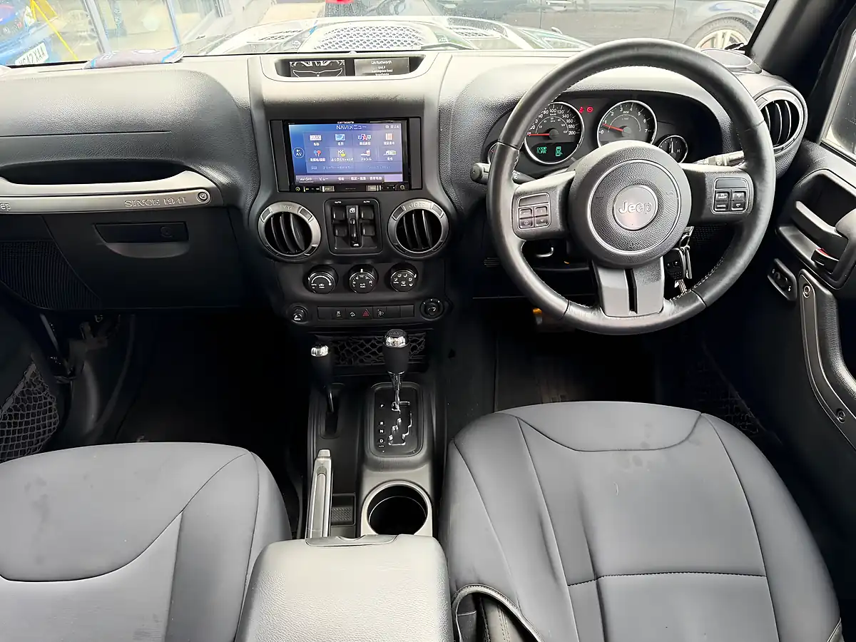 Used 2016 Jeep Wrangler Sport Unlimited Black - Interior and Exterior details 10