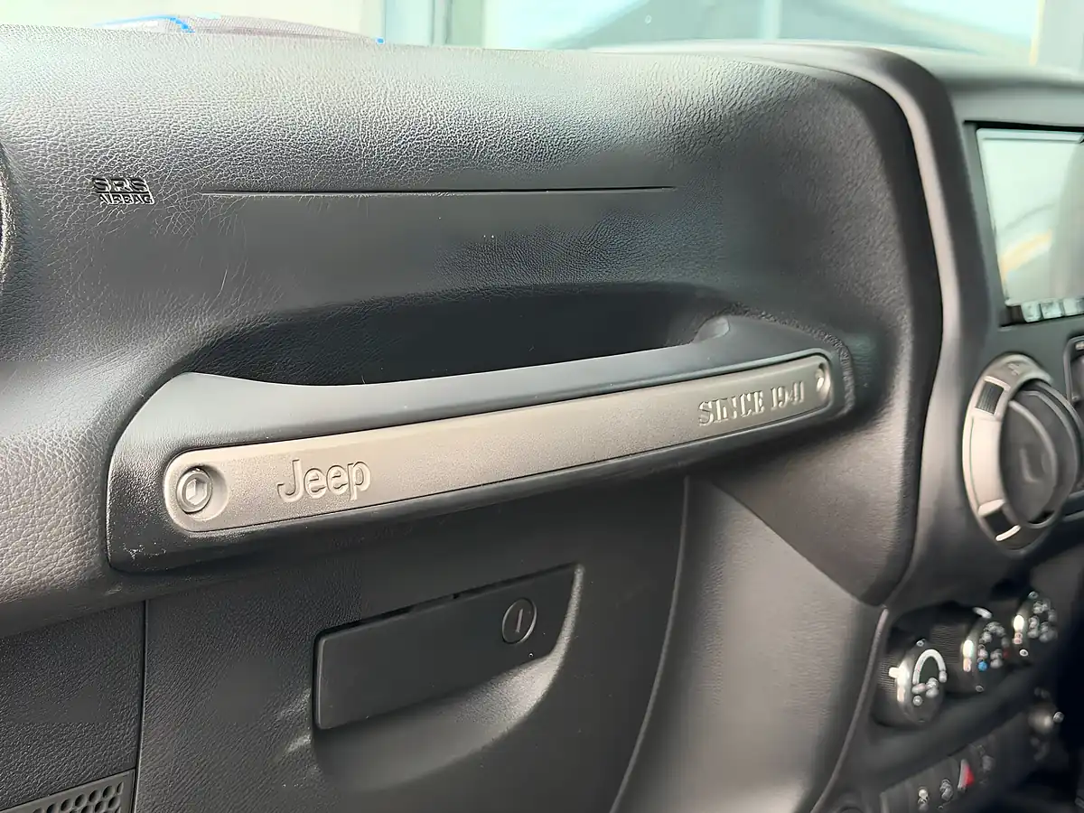 Used 2016 Jeep Wrangler Sport Unlimited Black - Interior and Exterior details 20