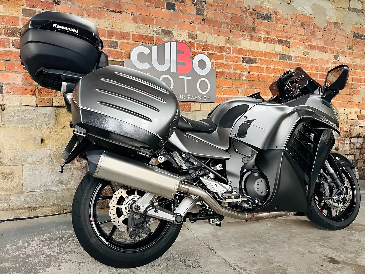 Used 2016 Kawasaki 1400gtr Grey - Interior and Exterior details 4