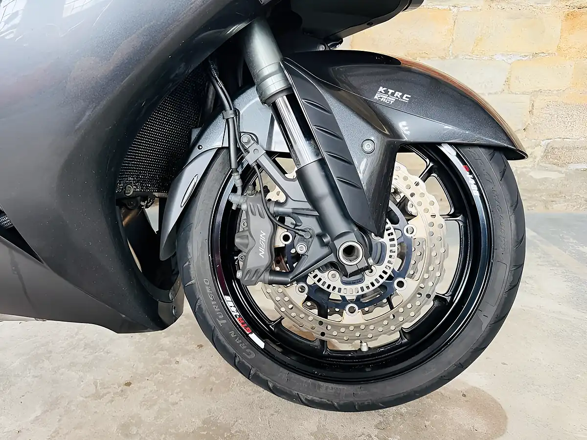 Used 2016 Kawasaki 1400gtr Grey - Interior and Exterior details 5