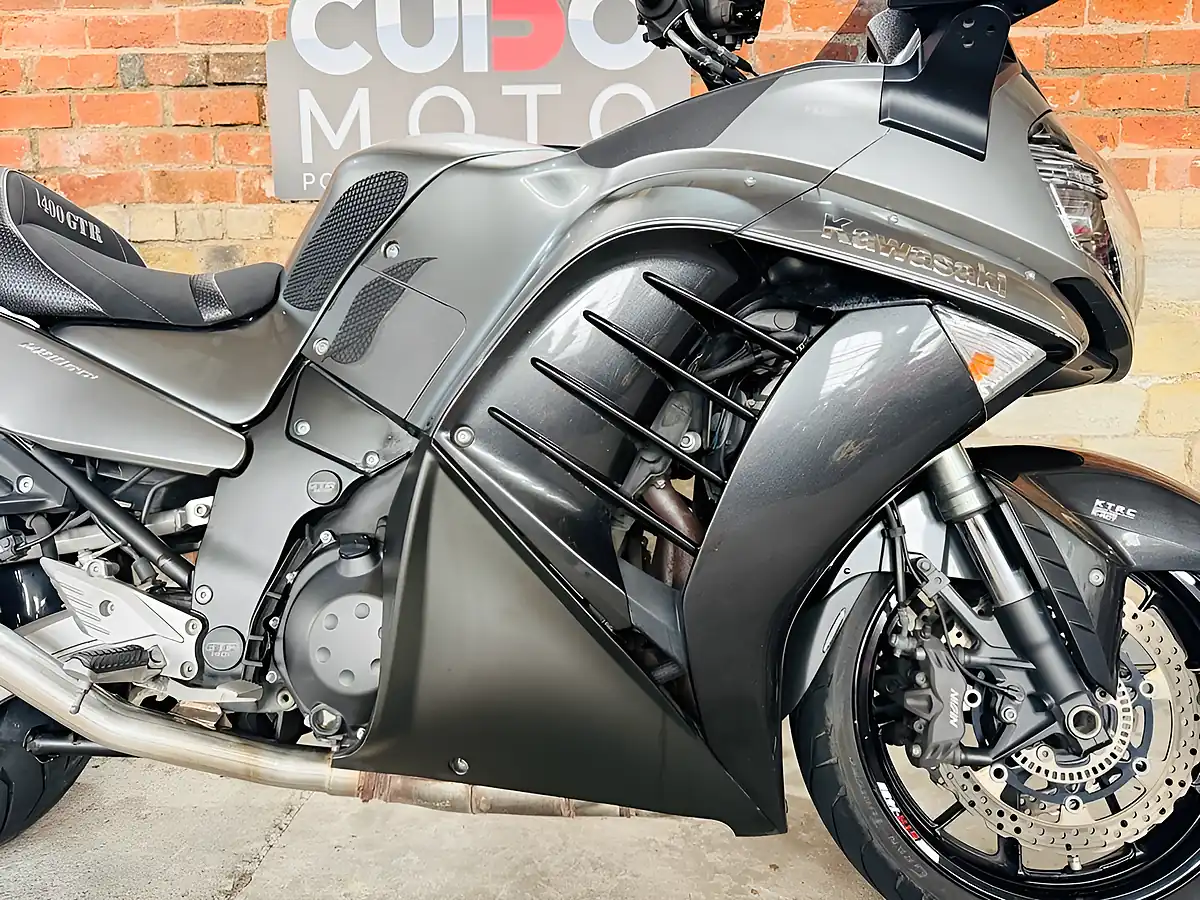 Used 2016 Kawasaki 1400gtr Grey - Interior and Exterior details 7