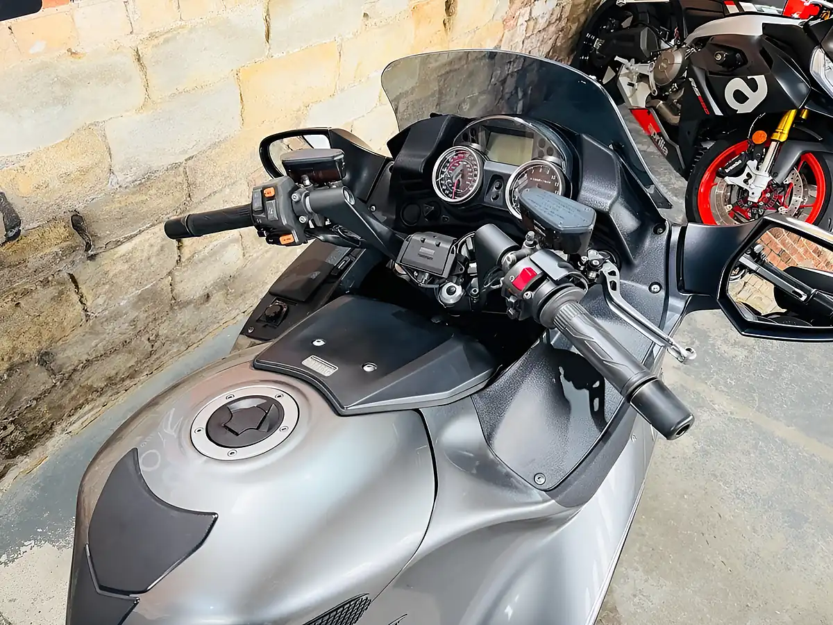 Used 2016 Kawasaki 1400gtr Grey - Interior and Exterior details 8